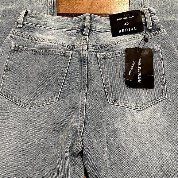 REDIAL by Pretty Little Thing Light Wash Split Hem Jeans - Picture 9 of 11